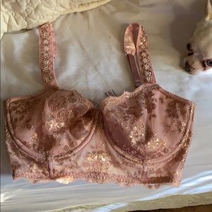 Victoria’s Secret 32DDD bra